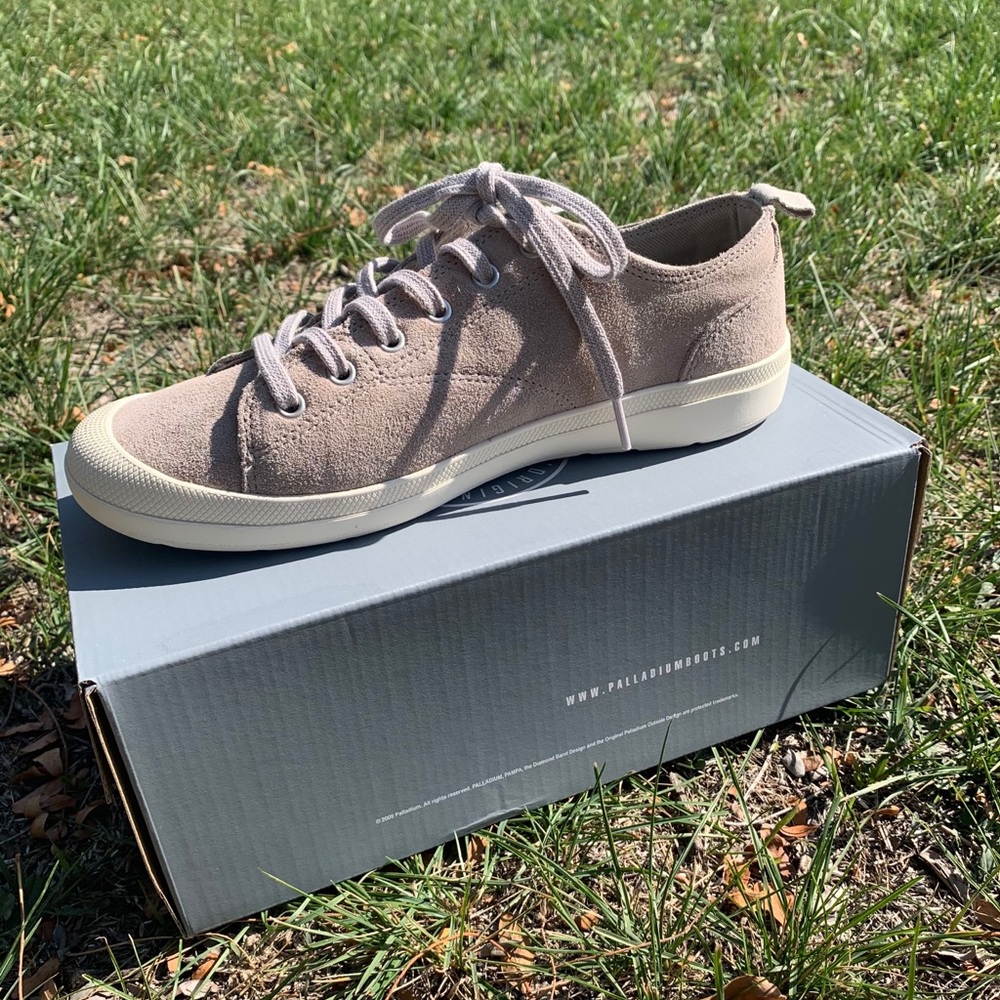 Palladium low top sneakers *NEW*